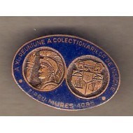 Insigna A XIa Reun. a Colect. de Insigne Tg. Mures 1985 albastru