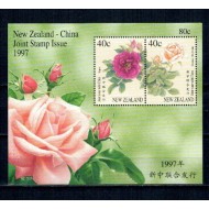 New Zealand 1997 - Flori, trandafiri, bloc neuzat