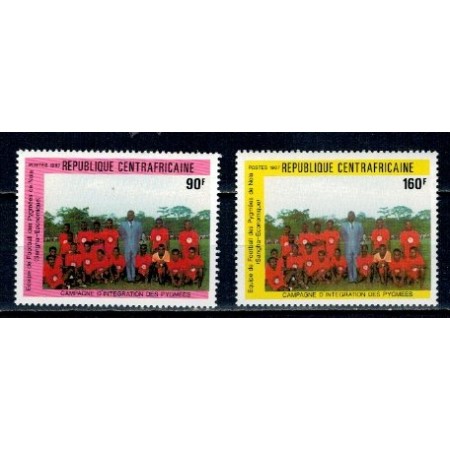 Centrafricaine Republic 1987 - Echipa de fotbal Nola, pigmei, se Centrafricaine Republic 1987 - Echipa de fotbal Nola, pigmei, se