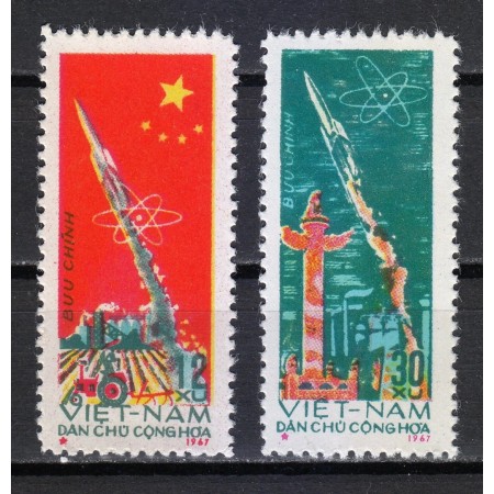 Vietnam 1967 - Prima racheta balistica chineza, serie nestampilata Vietnam 1967 - Prima racheta balistica chineza, serie nestampilata