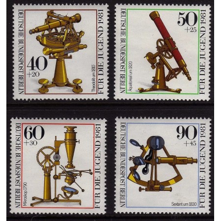 Berlin 1981 - Instrumente optice, serie neuzata Berlin 1981 - Instrumente optice, serie neuzata