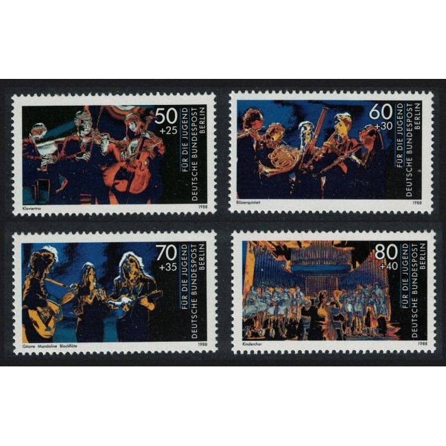 Berlin 1988 - Muzicieni tineri, muzica, serie neuzata Berlin 1988 - Muzicieni tineri, muzica, serie neuzata