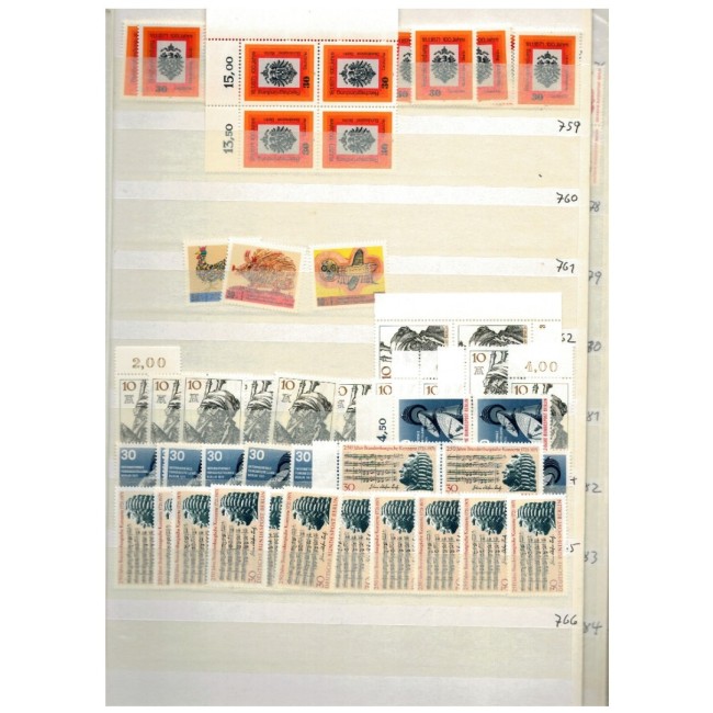 Berlin 1969-1990 - Colecție aprox. 2500 timbre neuzate in clasor, cu dubluri Berlin 1969-1990 - Colecție aprox. 2500 timbre neuzate in clasor, cu dubluri