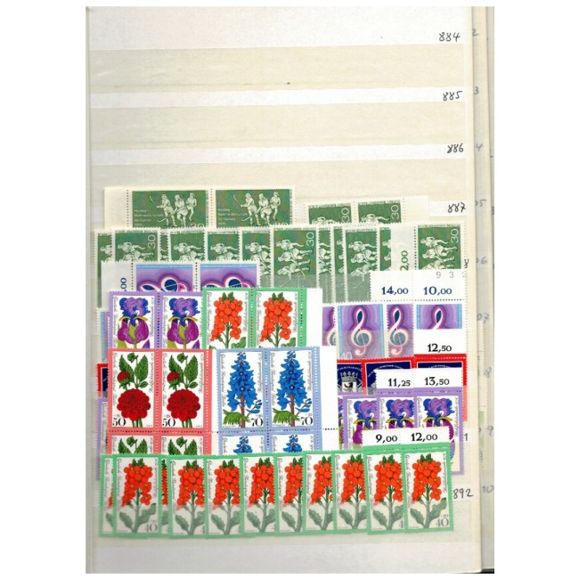 Berlin 1969-1990 - Colecție aprox. 2500 timbre neuzate in clasor, cu dubluri Berlin 1969-1990 - Colecție aprox. 2500 timbre neuzate in clasor, cu dubluri