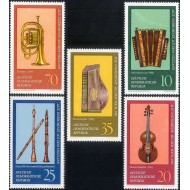 DDR 1977 - Instrumente muzicale, serie neuzata