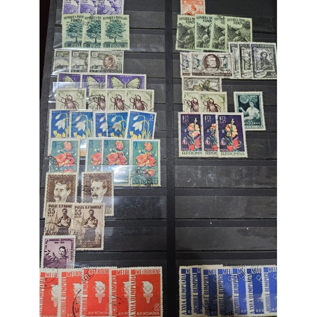 Clasor gros cu o colecție de timbre stampilate Romania 1947-1962, cu dubluri