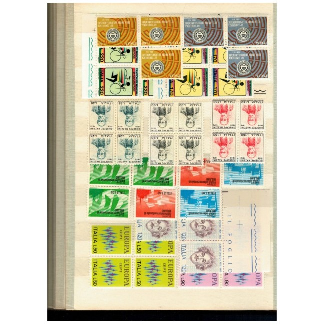 Italia - Colecție timbre vechi neuzate in clasor, cu dubluri