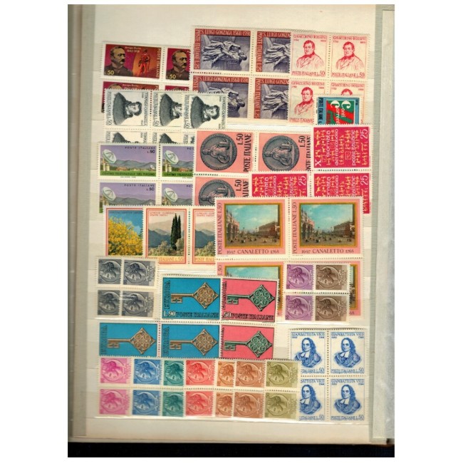 Italia - Colecție timbre vechi neuzate in clasor, cu dubluri